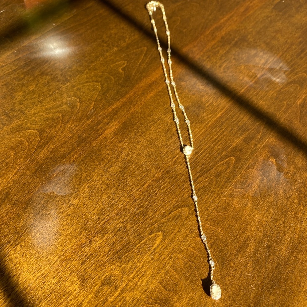 Kendra Scott necklace